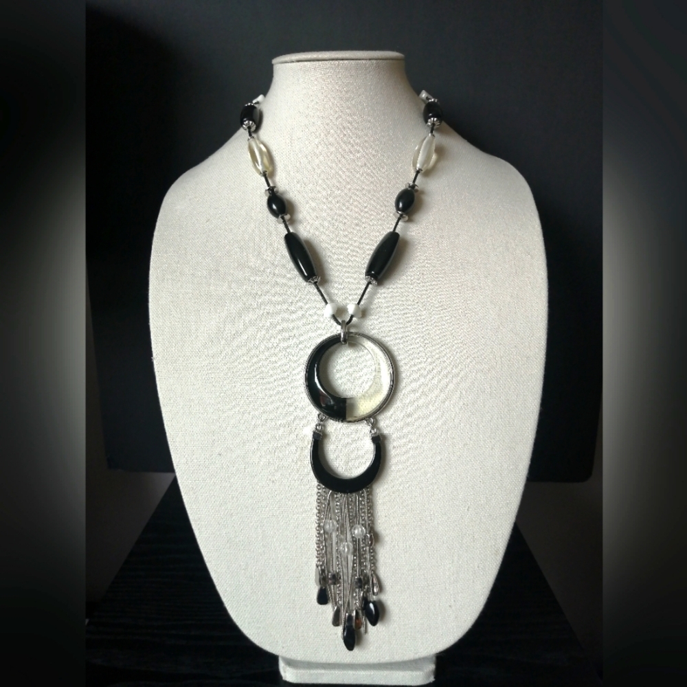 TREND 2026 Chico's Lele Beaded Black And White Tassel Pendant Bohemian Necklace